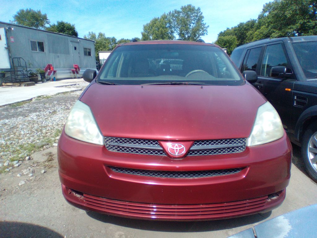 Photo 15 of this TOYOTA SIENNA