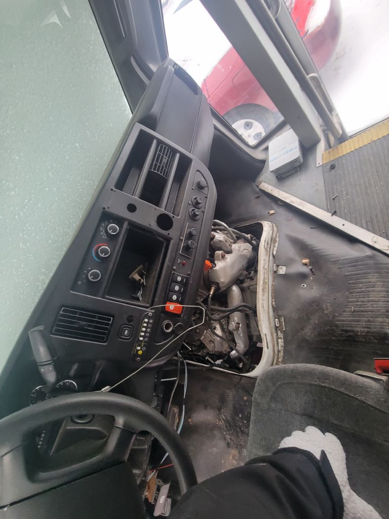 Photo 4 of this CHEVROLET EXPRESS G4500