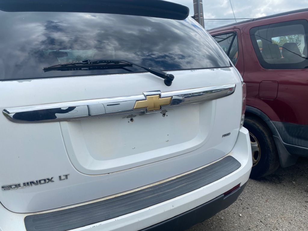 Photo 2 of this CHEVROLET EQUINOX
