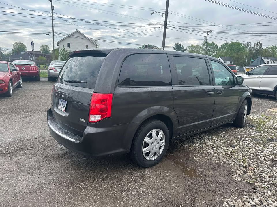 Photo 2 of this DODGE GRAND CARAVAN