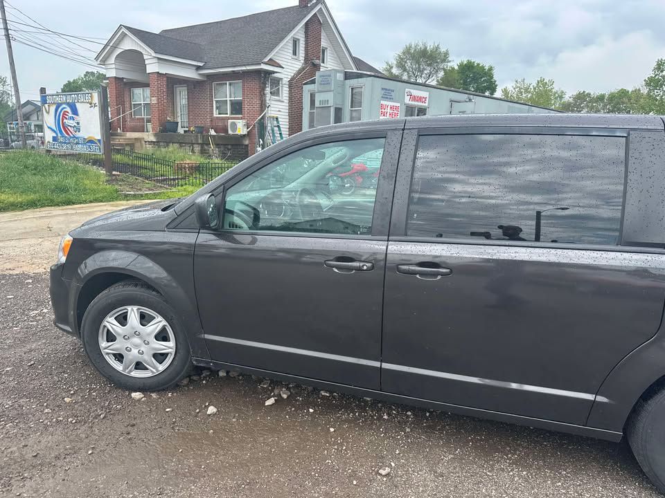 Photo 3 of this DODGE GRAND CARAVAN