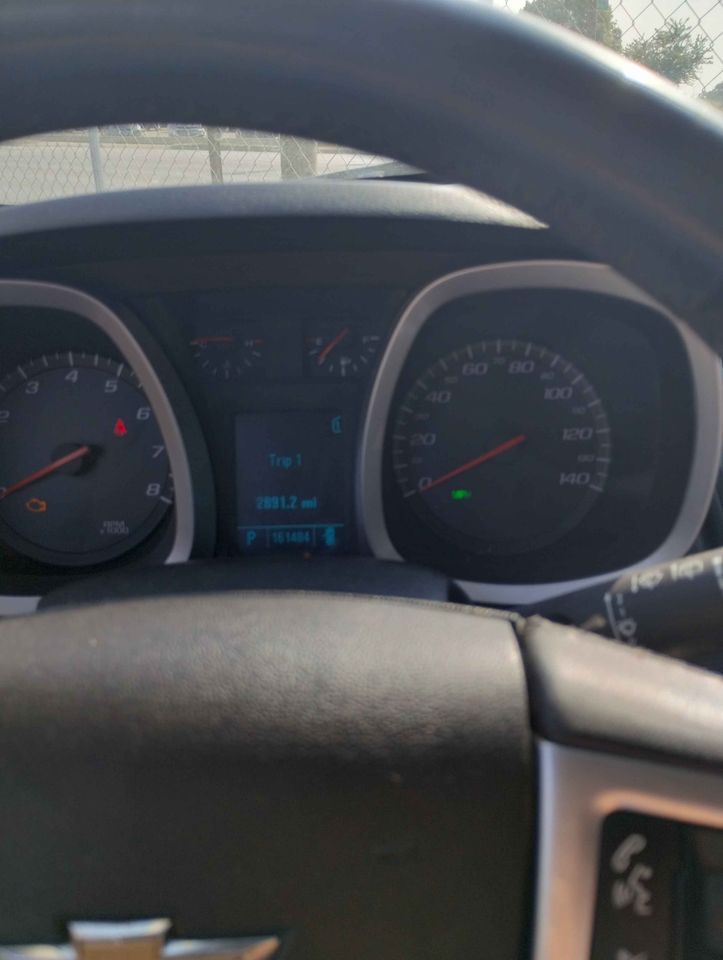 Photo 9 of this CHEVROLET EQUINOX
