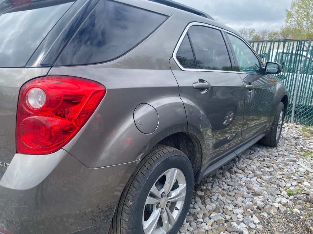 Photo 4 of this CHEVROLET EQUINOX