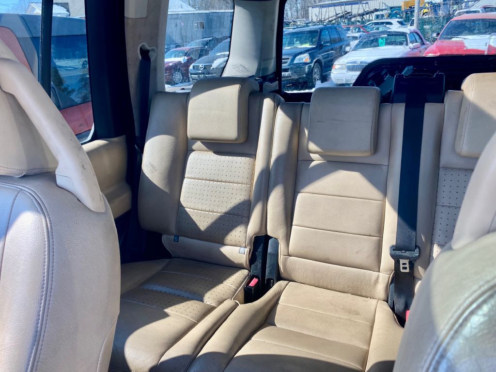 Photo 7 of this LAND ROVER LR3