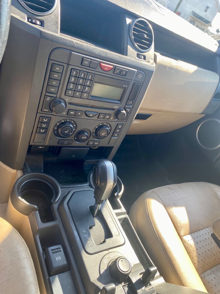 Photo 8 of this LAND ROVER LR3