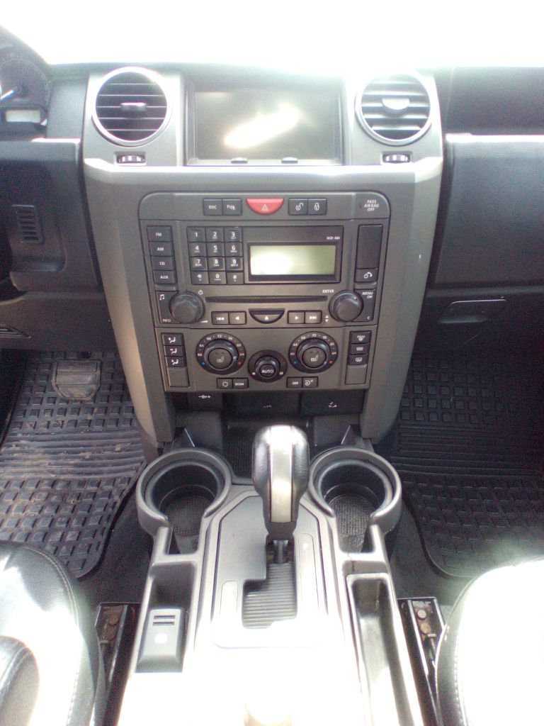 Photo 12 of this LAND ROVER LR3