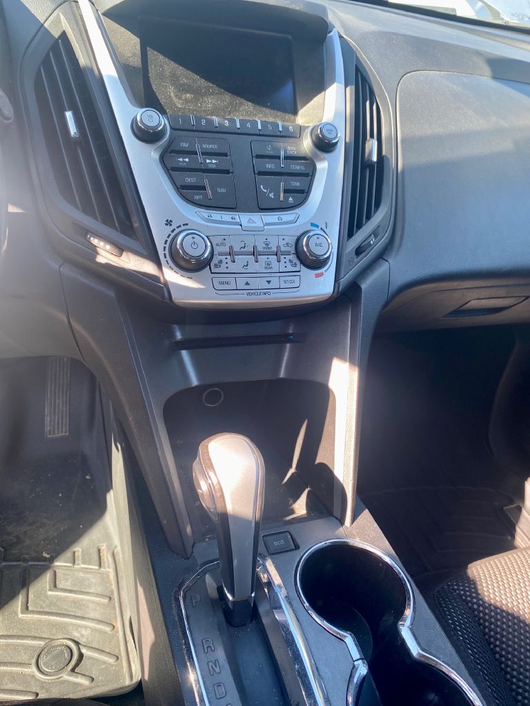 Photo 4 of this CHEVROLET EQUINOX