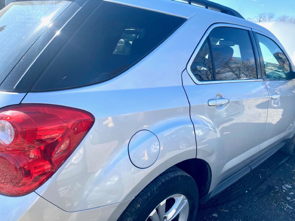 Photo 6 of this CHEVROLET EQUINOX