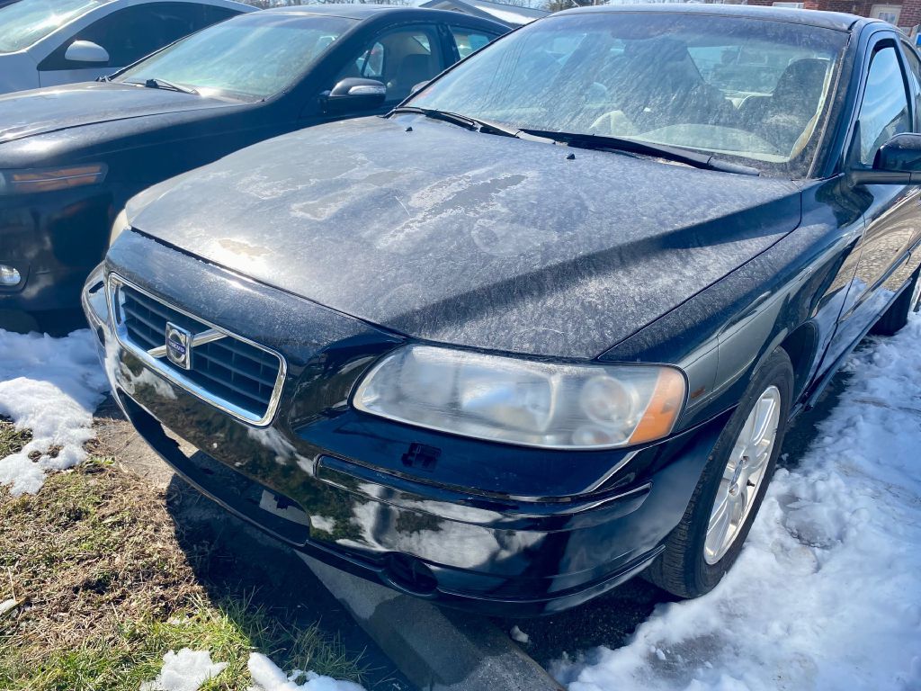 Photo 2 of this VOLVO S60