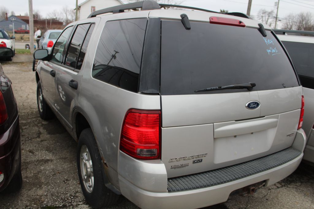 Photo 4 of this FORD EXPLORER