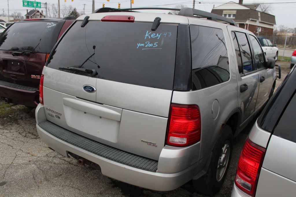 Photo 5 of this FORD EXPLORER