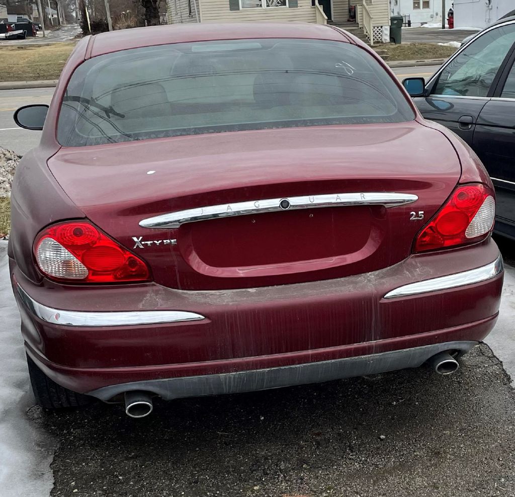 Photo 2 of this JAGUAR X-TYPE