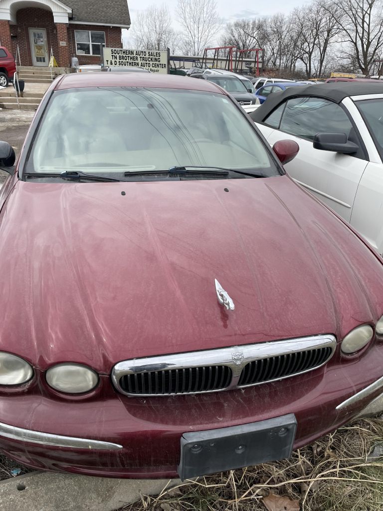 Photo 3 of this JAGUAR X-TYPE