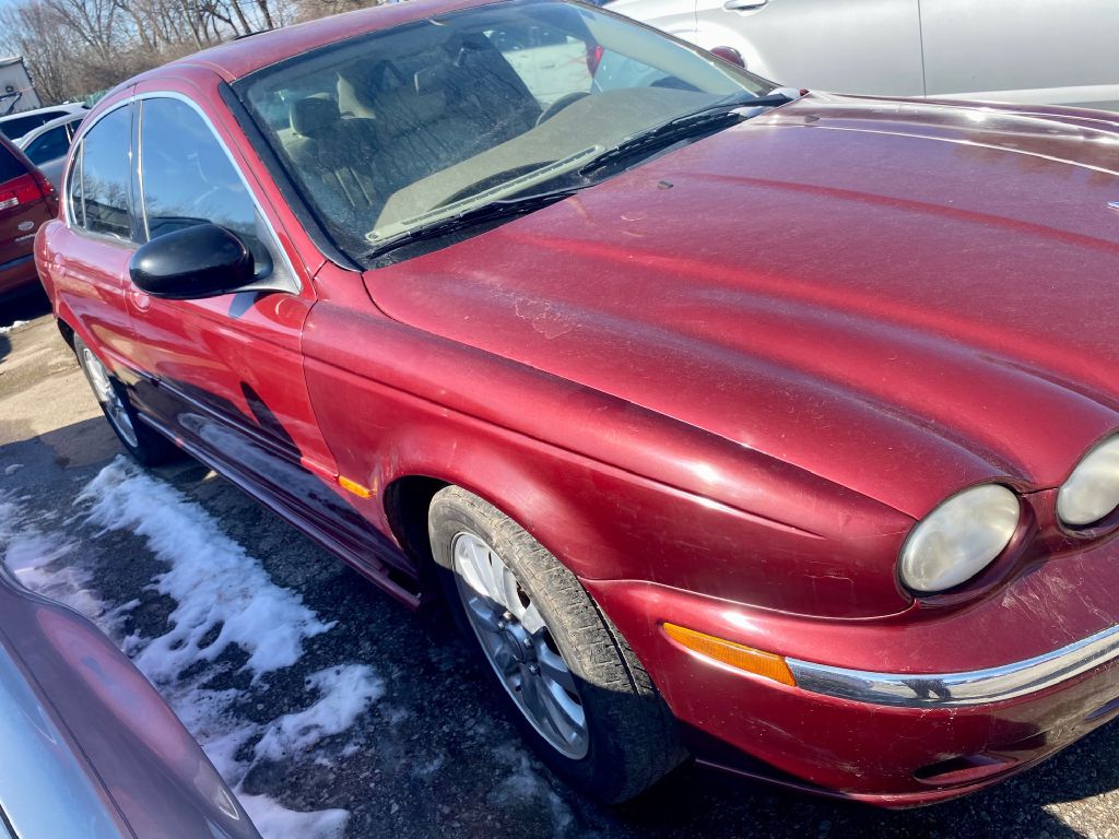Photo 9 of this JAGUAR X-TYPE