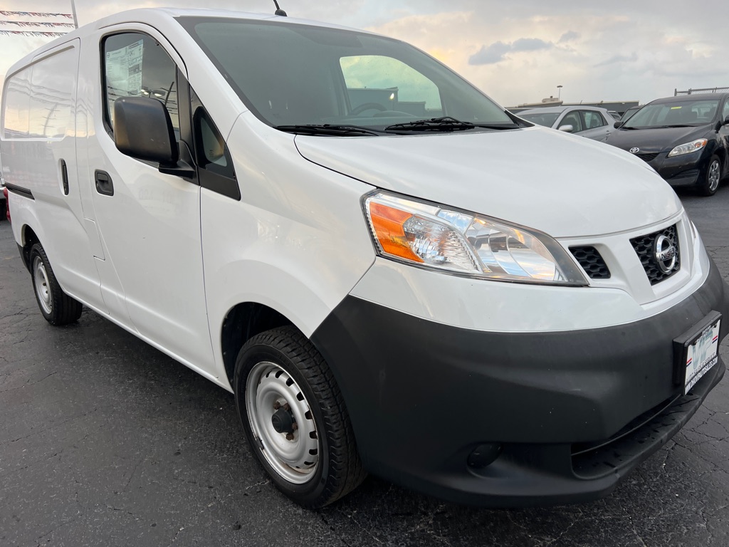 nissan nv 12 passenger van