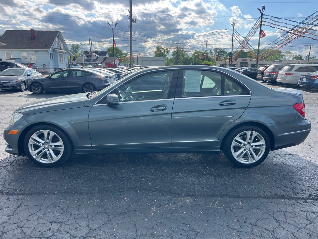 MERCEDES-BENZ C-CLASS 2012 MERCEDES-BENZ C-CLASS WDDGF8BB4CR236635