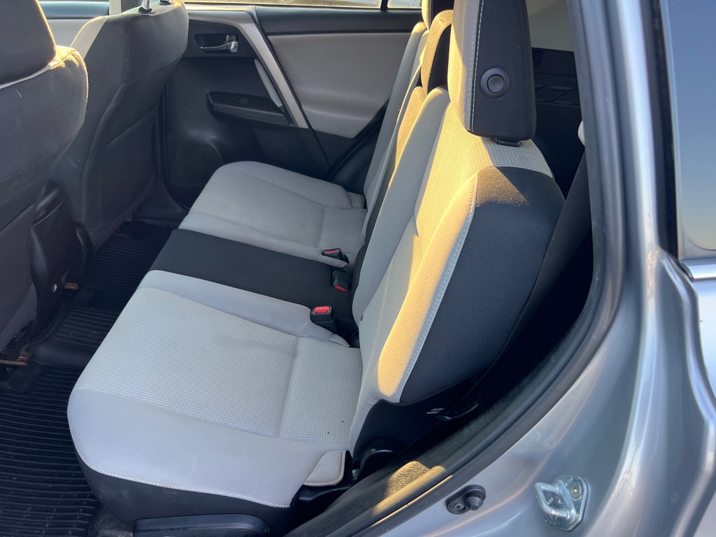 TOYOTA RAV4 2018 TOYOTA RAV4 2T3RFREV5JW700995