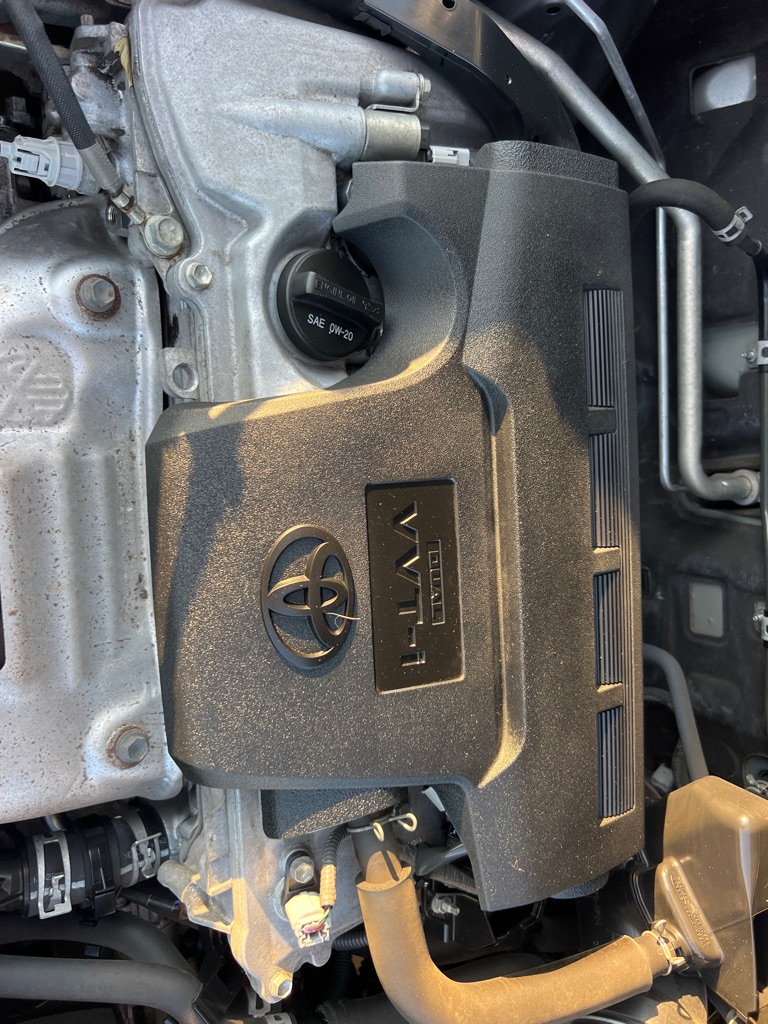 TOYOTA RAV4 2018 TOYOTA RAV4 2T3RFREV5JW700995