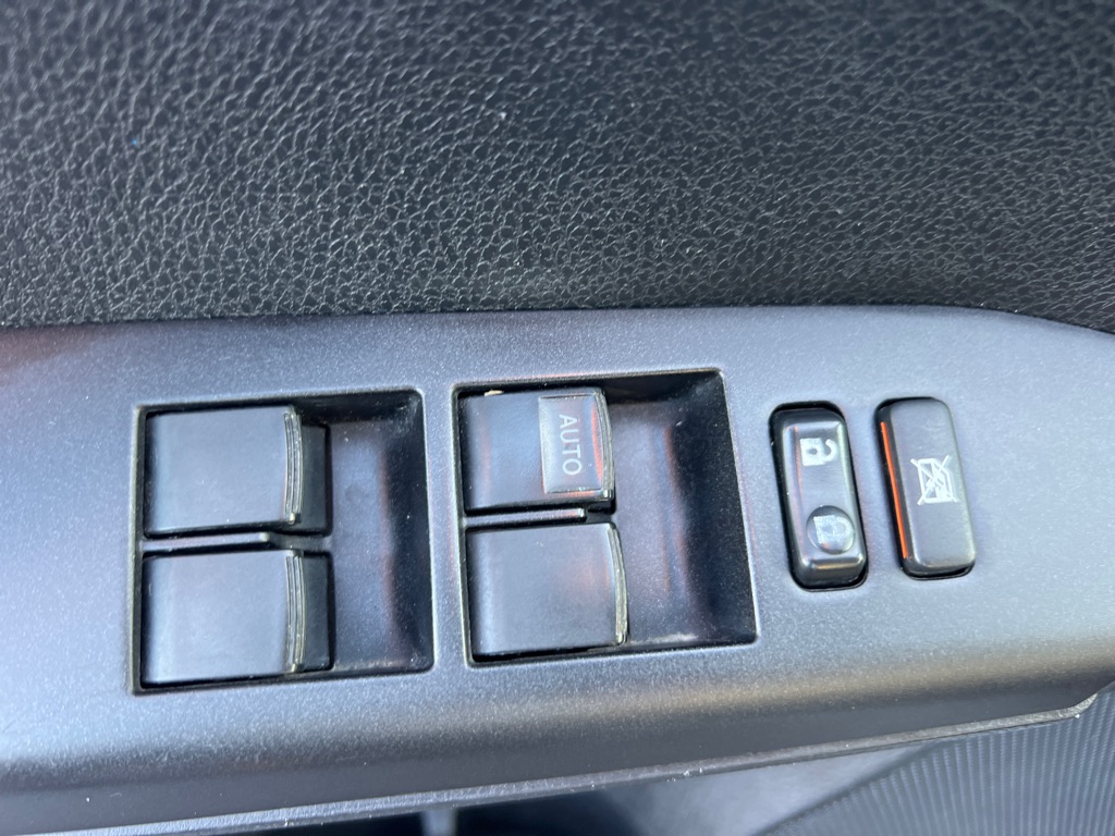 TOYOTA RAV4 2018 TOYOTA RAV4 2T3RFREV5JW700995