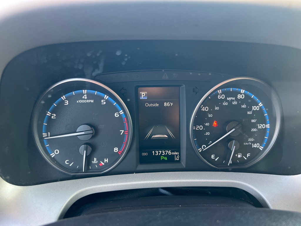 TOYOTA RAV4 2018 TOYOTA RAV4 2T3RFREV5JW700995
