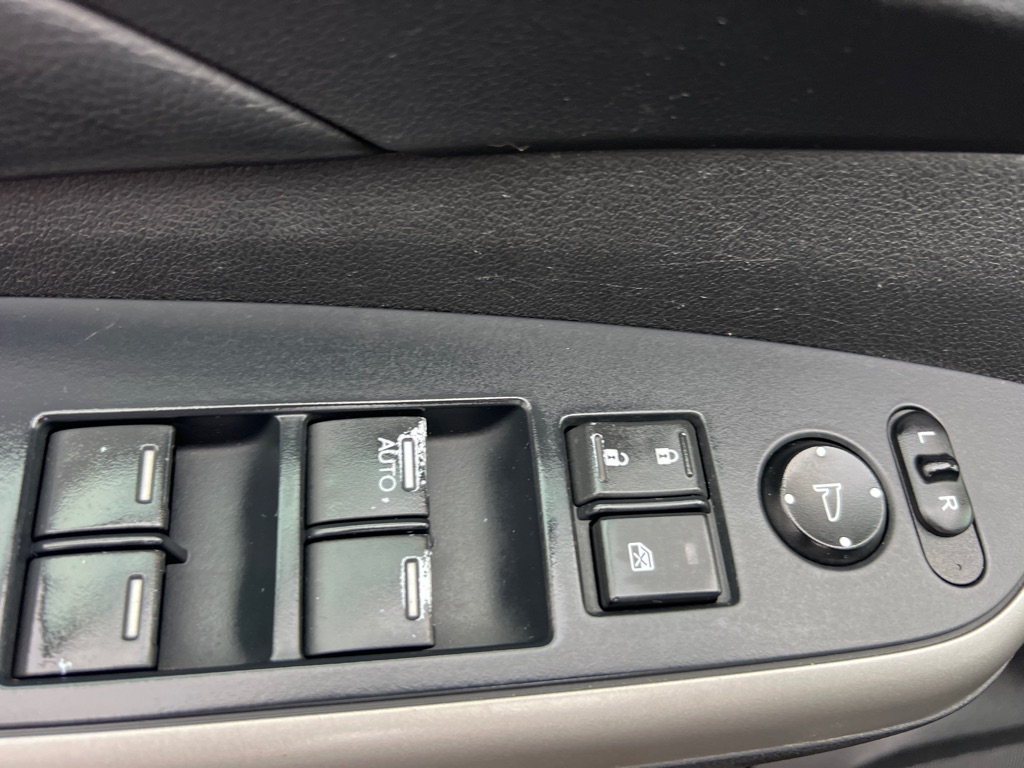 Photo 26 of this HONDA CR-V