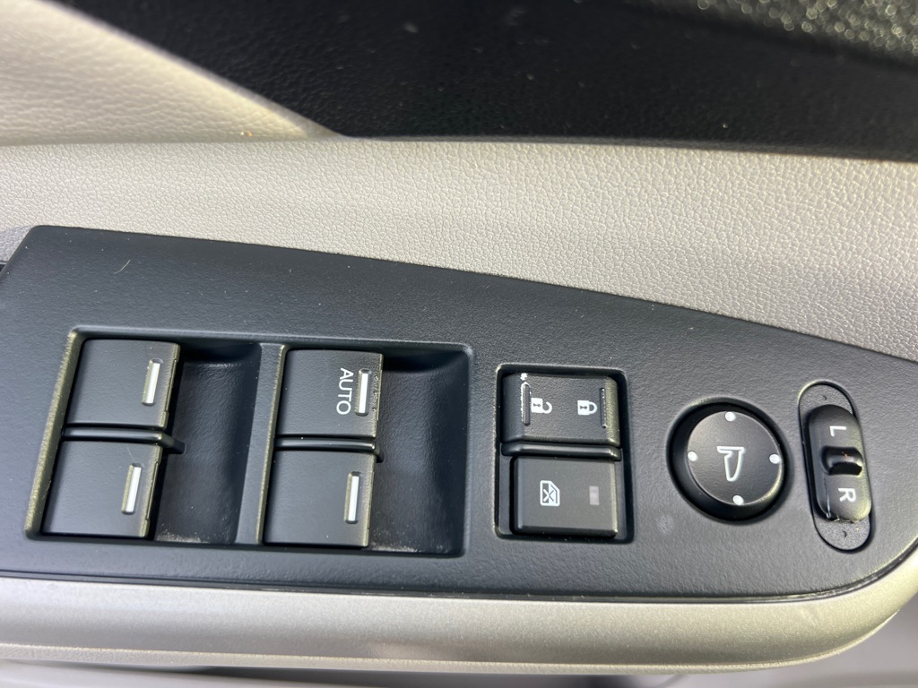 Photo 23 of this HONDA CR-V
