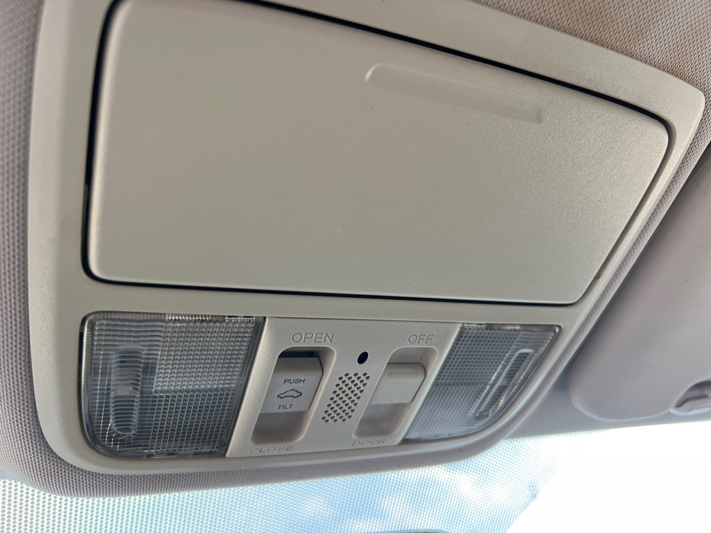 Photo 32 of this HONDA CR-V