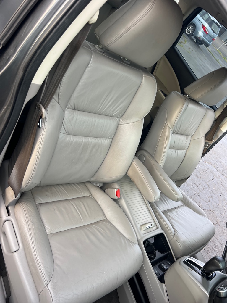 Photo 19 of this HONDA CR-V