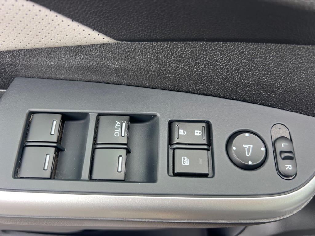 Photo 24 of this HONDA CR-V