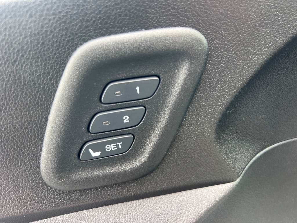 Photo 25 of this HONDA CR-V