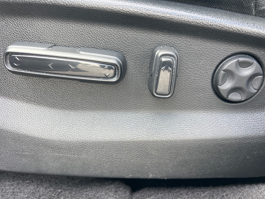 Photo 25 of this HONDA CR-V