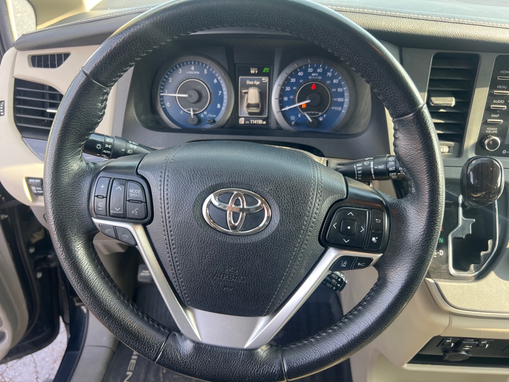 Photo 25 of this TOYOTA SIENNA