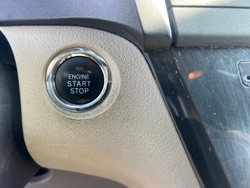 Photo 27 of this TOYOTA SIENNA