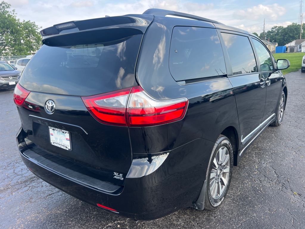 Photo 7 of this TOYOTA SIENNA