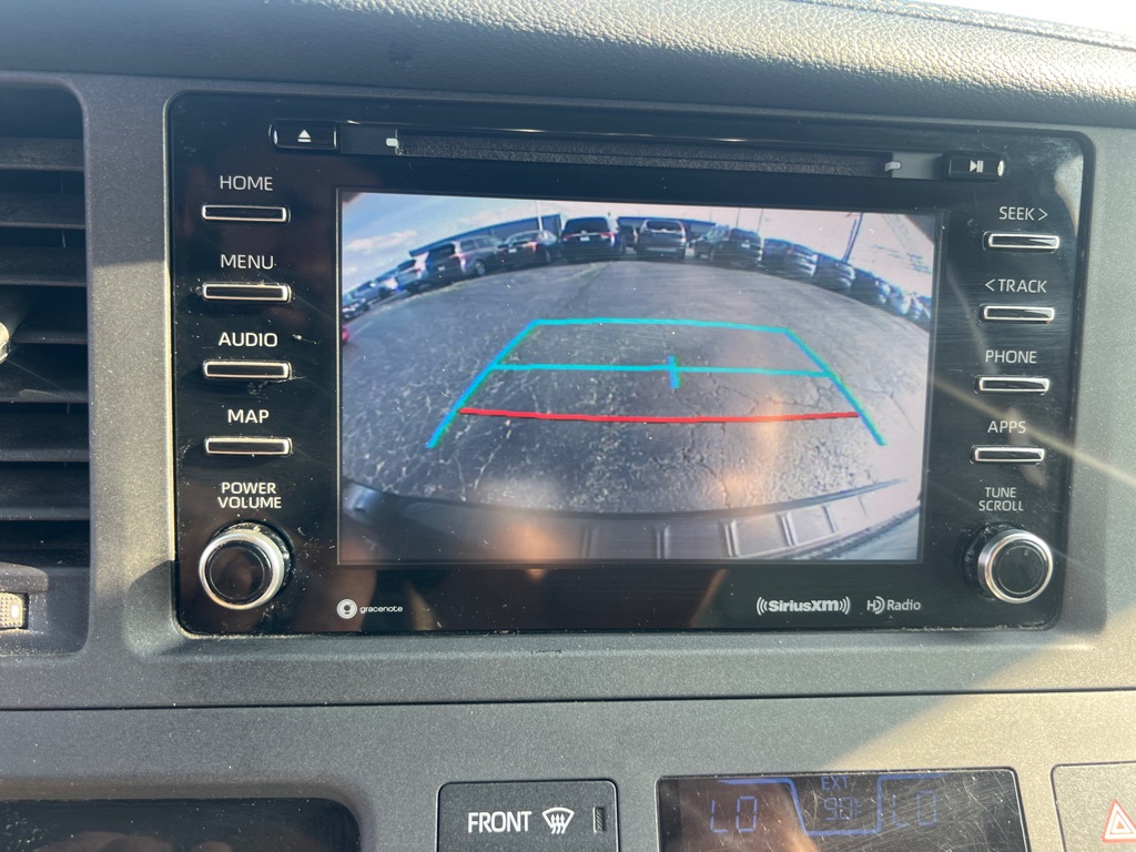 Photo 28 of this TOYOTA SIENNA