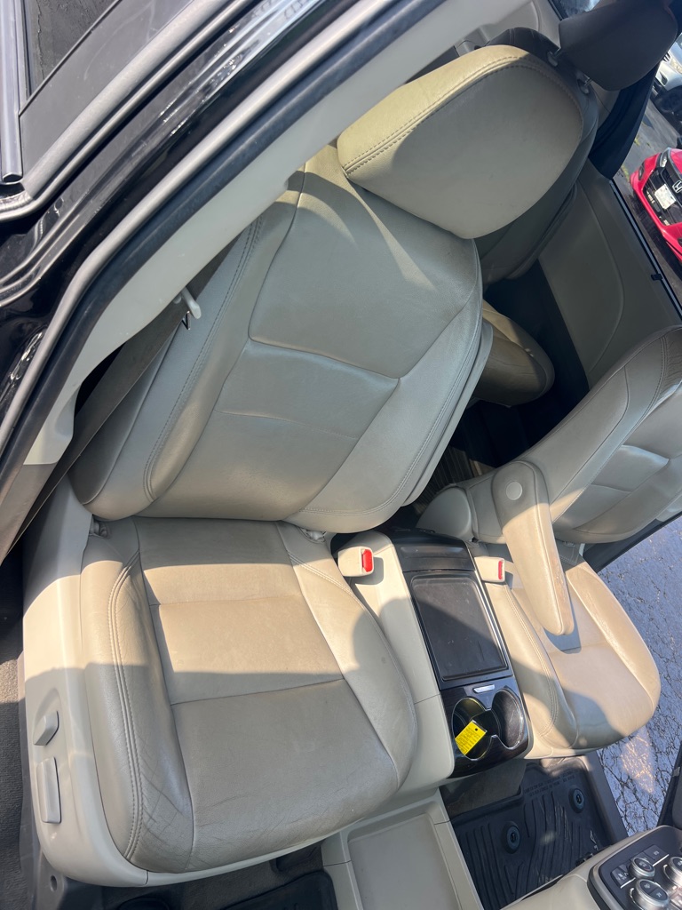 Photo 19 of this TOYOTA SIENNA