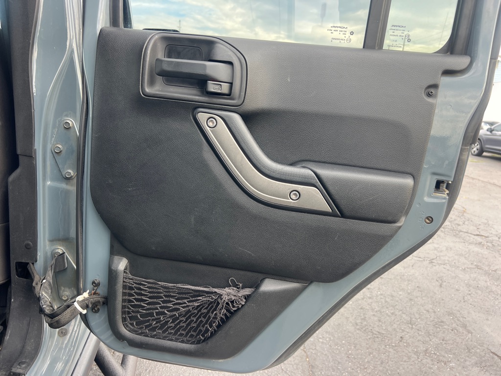 Photo 14 of this JEEP WRANGLER UNLIMI