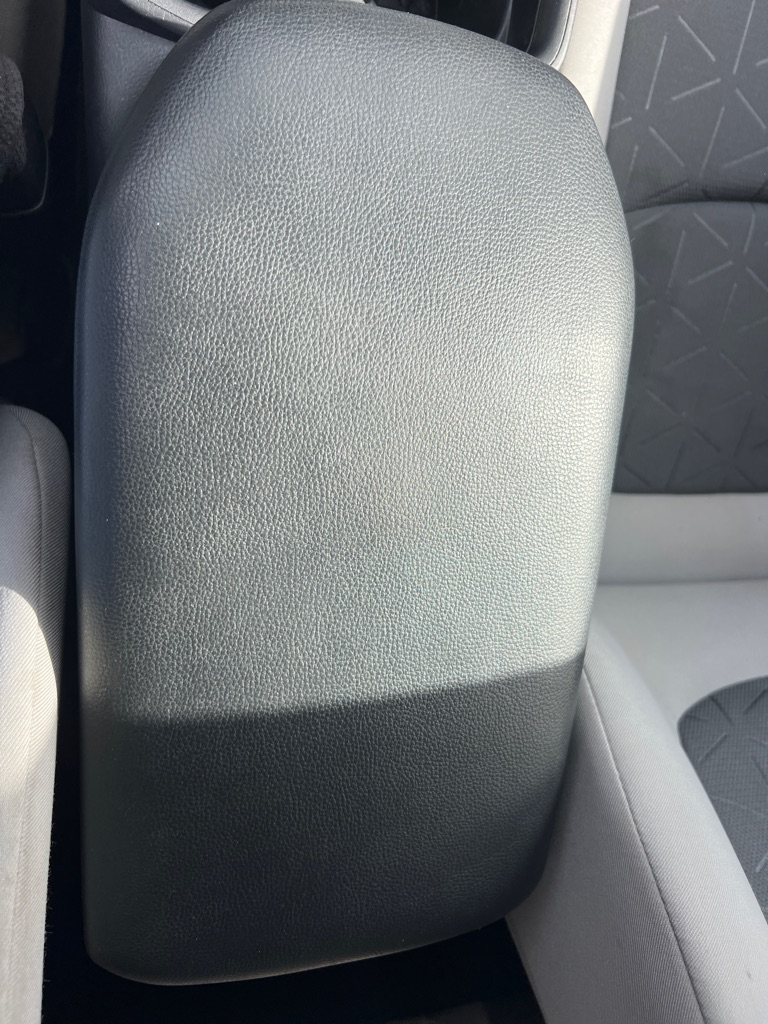 Photo 35 of this TOYOTA RAV4