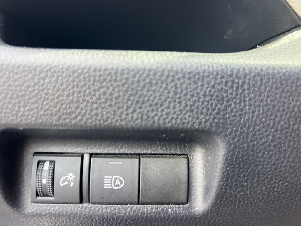 Photo 27 of this TOYOTA RAV4