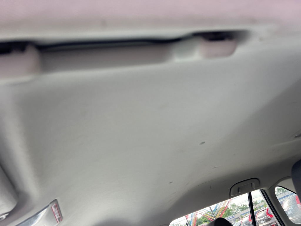 Photo 38 of this TOYOTA RAV4