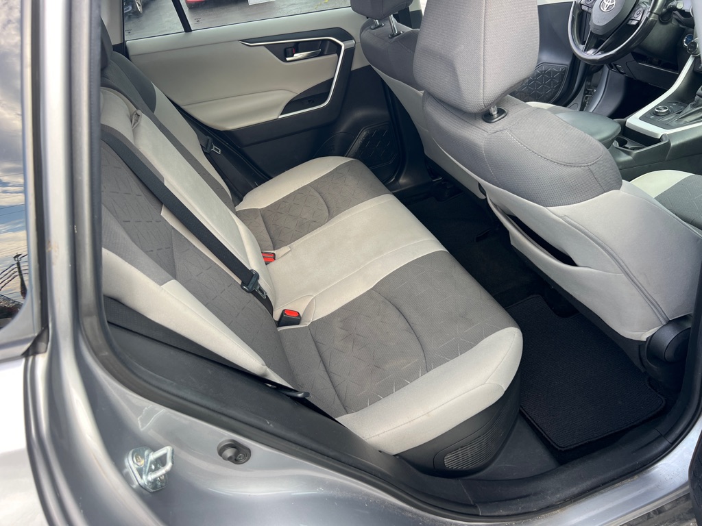 Photo 15 of this TOYOTA RAV4