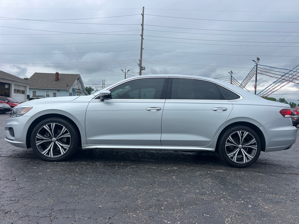 Photo 4 of this VOLKSWAGEN PASSAT