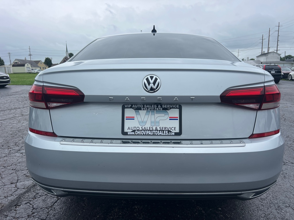 Photo 6 of this VOLKSWAGEN PASSAT