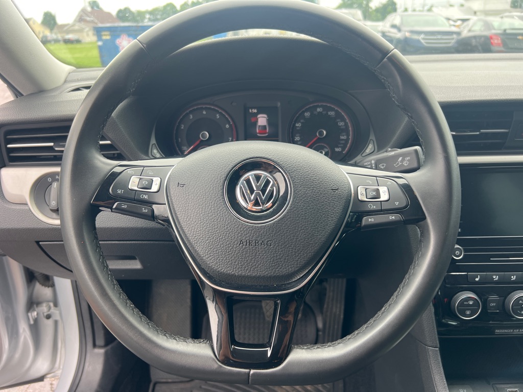 Photo 27 of this VOLKSWAGEN PASSAT