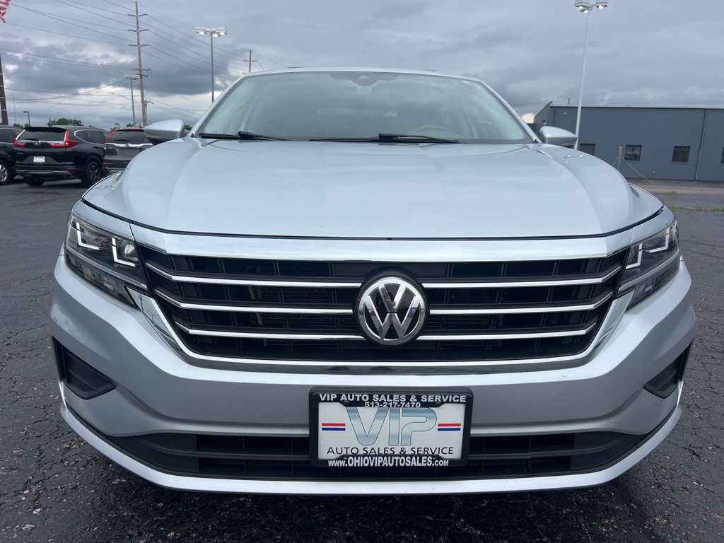 Photo 2 of this VOLKSWAGEN PASSAT