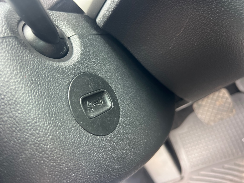 Photo 29 of this VOLKSWAGEN PASSAT