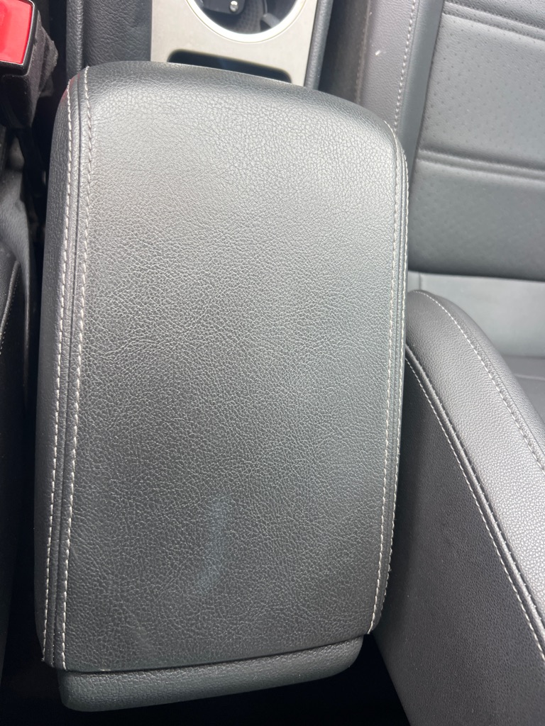 Photo 35 of this VOLKSWAGEN PASSAT
