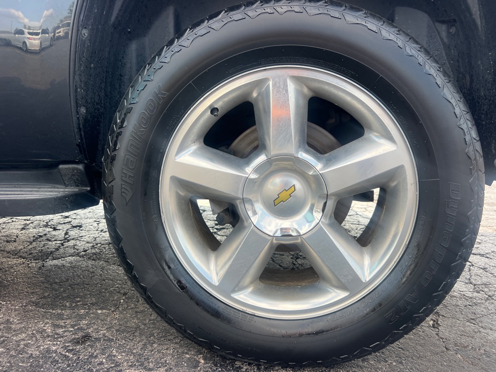 Photo 41 of this CHEVROLET TAHOE