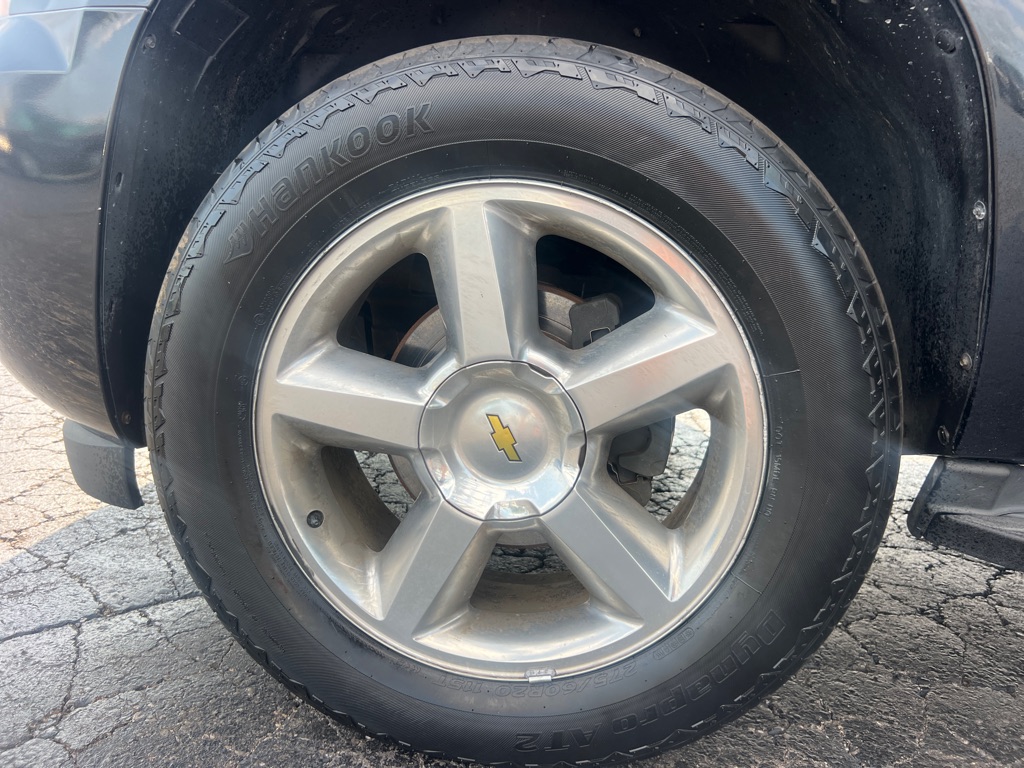 Photo 40 of this CHEVROLET TAHOE