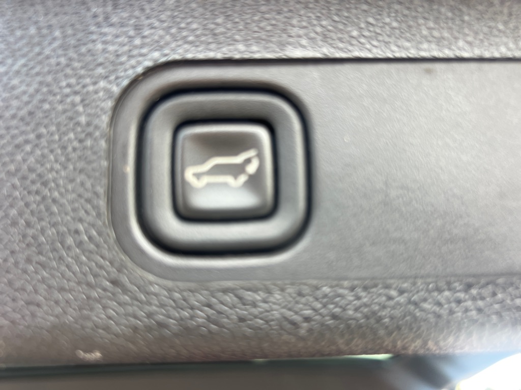 Photo 24 of this CHEVROLET TAHOE